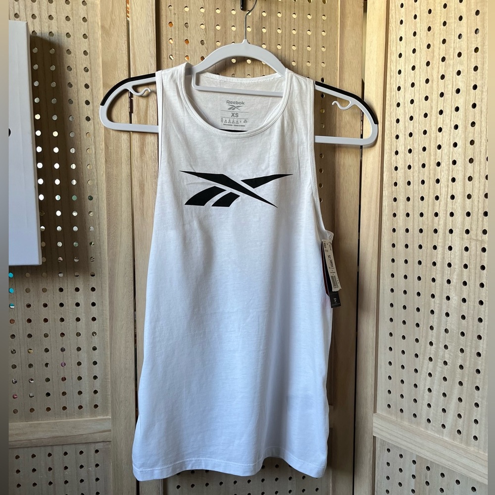 Reebok ~ Razor Back T~shirt - Picture 3 of 6